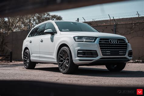 Every Bit the Serious Driver's Car: White Audi Q7 on Vossen Rims ...