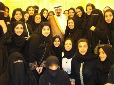 Welcome To Adex's De Place Blog: See the pics of Late Saudi King and ...