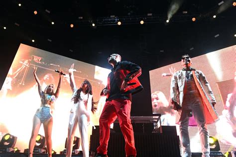 Selena Gomez and Cardi B Performance at Coachella 2019 | POPSUGAR ...