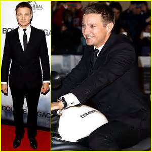 Jeremy Renner: ‘Bourne Legacy’ Sydney Premiere! | Jeremy Renner, Tony ...