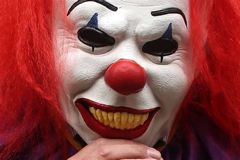 'Killer clowns': 'Knife-wielding clown chased terrified schoolgirl ...