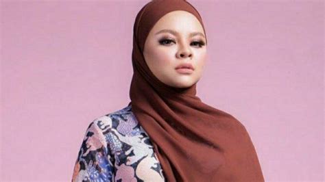 Biodata Siti Sarah, Penyanyi Malaysia yang Meninggal setelah Melahirkan ...