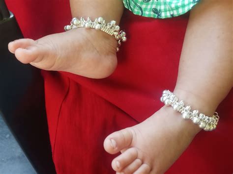 9 Beautiful Designs of Anklets for Babies - New Collection