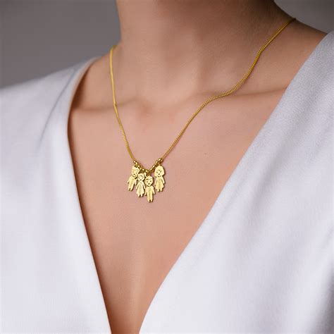 Mother Necklace With Kids Charms & Engraved Names - Gold Electroplated