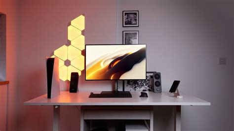 Graphic Designer Desk Setup Tour 2022 - YouTube