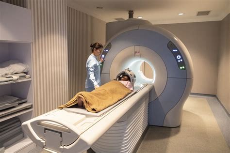 Side Effects of MRI With Contrast | Livestrong.com