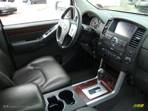 2008 Nissan Pathfinder LE V8 4x4 interior Photo #40679110 | GTCarLot.com