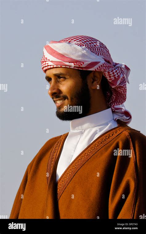 Muslim dress scarf hi-res stock photography and images - Alamy