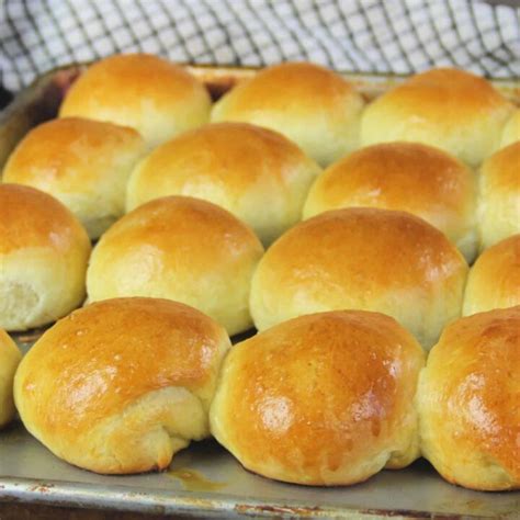 How to Make Yeast Rolls | Baker Bettie