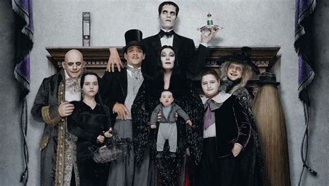 How The Addams Family Values inverts the ideal American household to ...