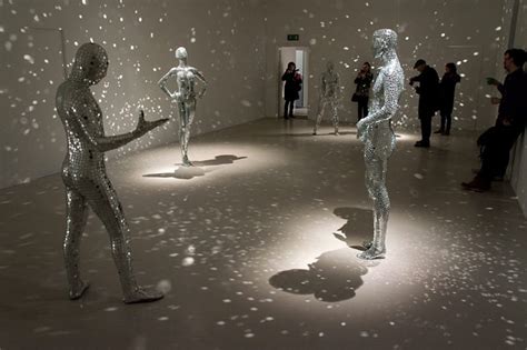 Mobile Mirrors: Manequins Covered in Mirror Shards by Lilibeth Cuenca ...