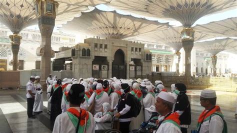 Jemaah Haji Asal Madina Ziarah di Masjid Nabawi | Radio START FM ...