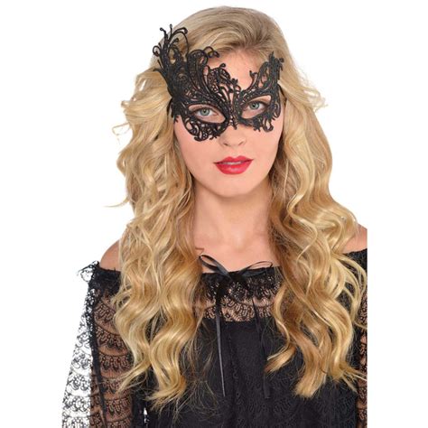 Black Lace Mask1