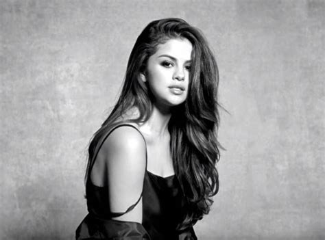 Selena Gomez’s Album ‘Rare’ Earns No.1 in Billboard - Mellow 94.7