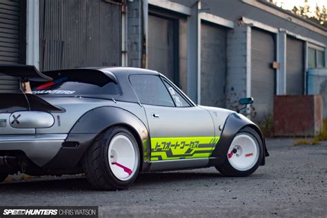 How To Build A Cyberpunk MX-5, Computer-Free - Speedhunters