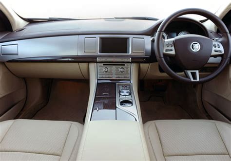 Jaguar XF Dashboard Interior Picture | CarKhabri.com