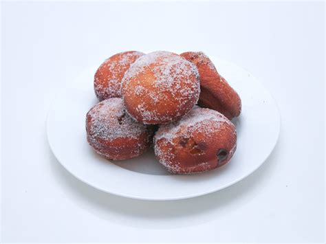 How to Make Chocolate Filled Donuts (with Pictures) - wikiHow