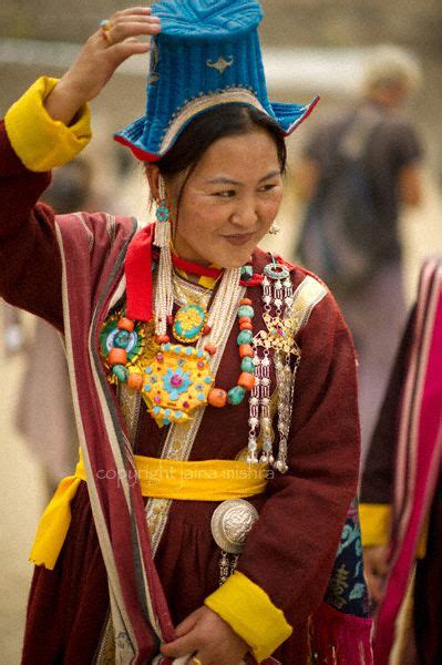 Costumes of Ladakh – the Hidden Kingdom - JOZAN | Traditional outfits ...