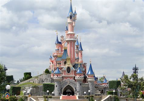 Review: Disneyland Paris Theme Parks