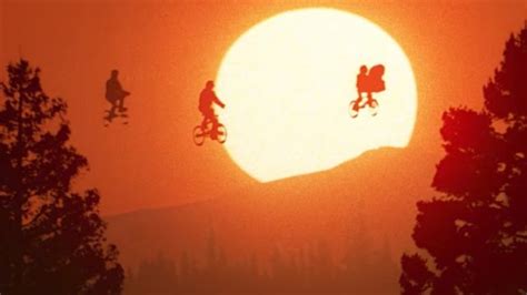 Watch E.T.’s Classic Bike Flying Scene without accompanying John ...