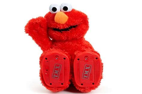 Tickle Me Elmo - Totally 90s