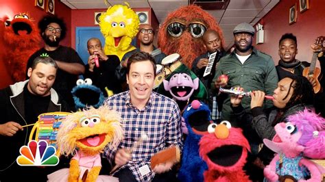 Jimmy Fallon, Muppets, & The Roots Play the 'Sesame Street' Theme Song ...