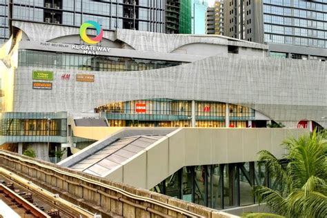 kl gateway mall lrt - Jennifer Duncan