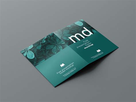 Free Presentation Folder Mockup (PSD)