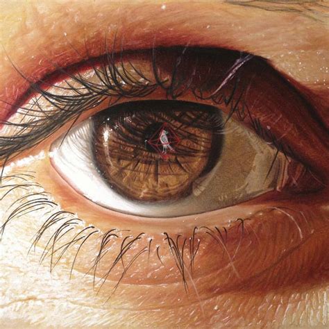 The stunning hyper-realistic eyes pencil drawings of Jose Vergara