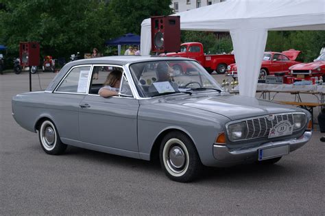 File:Ford Taunus P5 17m BW 1.JPG - Wikimedia Commons