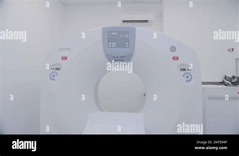 Mri ct scan Stock Videos & Footage - HD and 4K Video Clips - Alamy