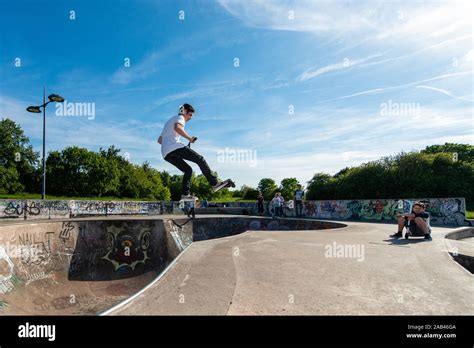 Scooter tricks hi-res stock photography and images - Alamy