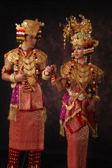 Photos Wedding: Wedding Dress Culture Palembang