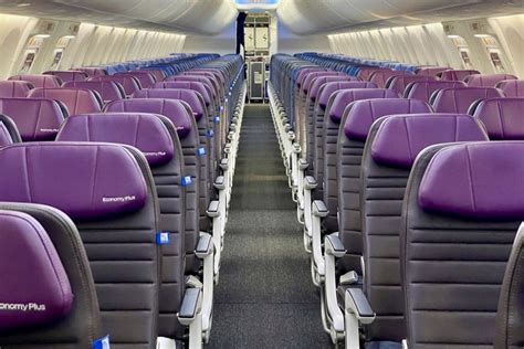 Where to sit: United’s Boeing 737 MAX 8 with the new signature interior ...