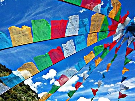 Why Tibetan People Like Hanging Prayer Flags