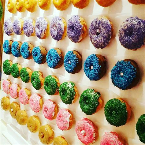 Donut Walls Is The Newest Wedding Trend That Will Win Over Your Guests ...