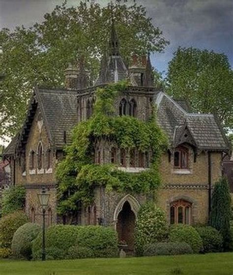 Gothic Style Homes - Small Modern Apartment