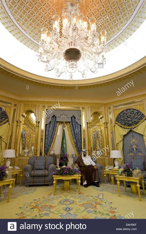 King Abdullah of Saudi-Arabia awaits German Foreign Minister Frank ...