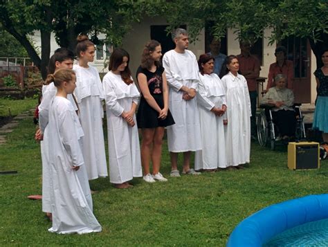 Nine People Baptized at our Annual Baptism Ceremony – naSlovensko