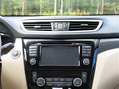 2015 Nissan Rogue: 115 Interior Photos | U.S. News