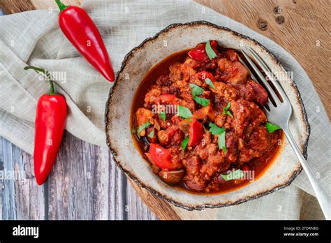 Vegetarian chili con carne with quorn mince Stock Photo - Alamy