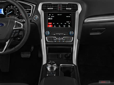 2017 Ford Fusion: 98 Interior Photos | U.S. News