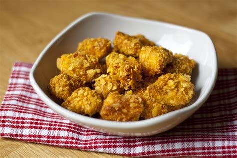 Easy Crispy Chicken Nuggets | My Little Gourmet