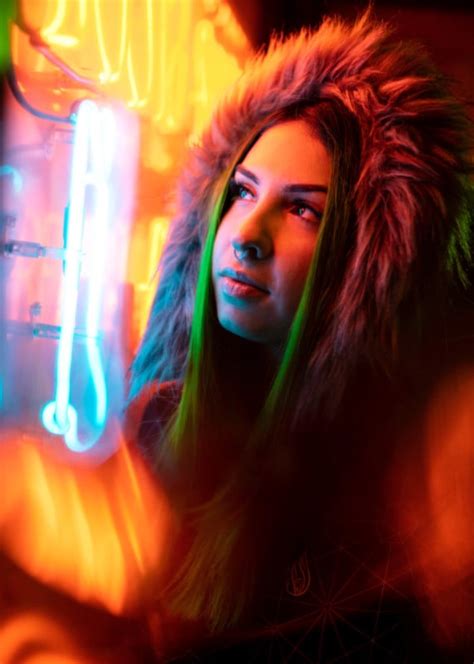 10 Tips To Leverage Neon Lights for Stellar Portraiture – Tech Zinga ...