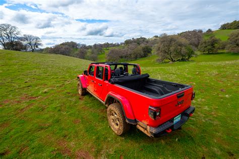 The Jeep Gladiator Off-Road Review, Pricing, and Fuel Economy ...