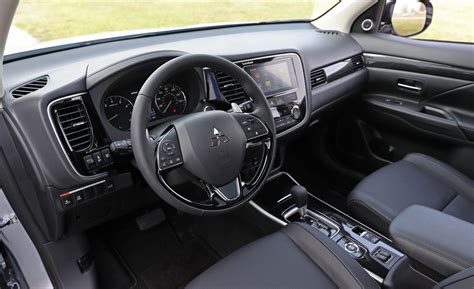 Mitsubishi Outlander 2023 Interior