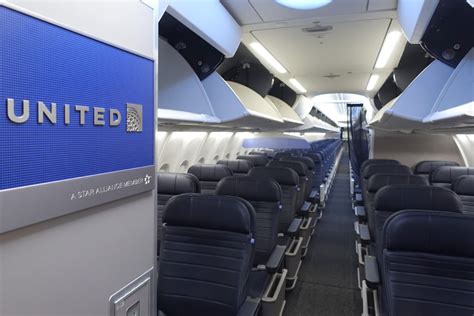 Review: United 737 MAX 9 First Class From Orlando to Houston - The ...