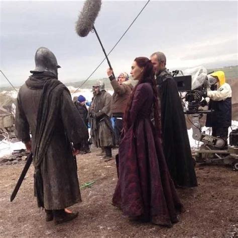 31 Behind-the-Scenes 'Game of Thrones' Pics | KLYKER.COM