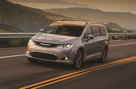 Maybe You Want to Consider the Pacifica Instead of a 7-Passenger SUV