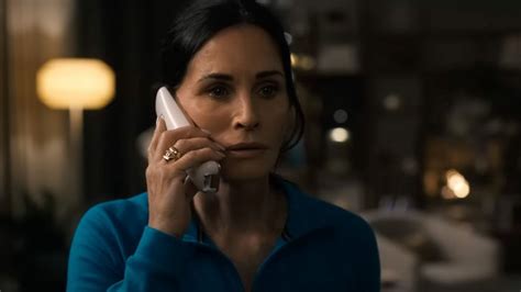 Courteney Cox takes a call from Ghostface in final 'Scream 6' trailer ...